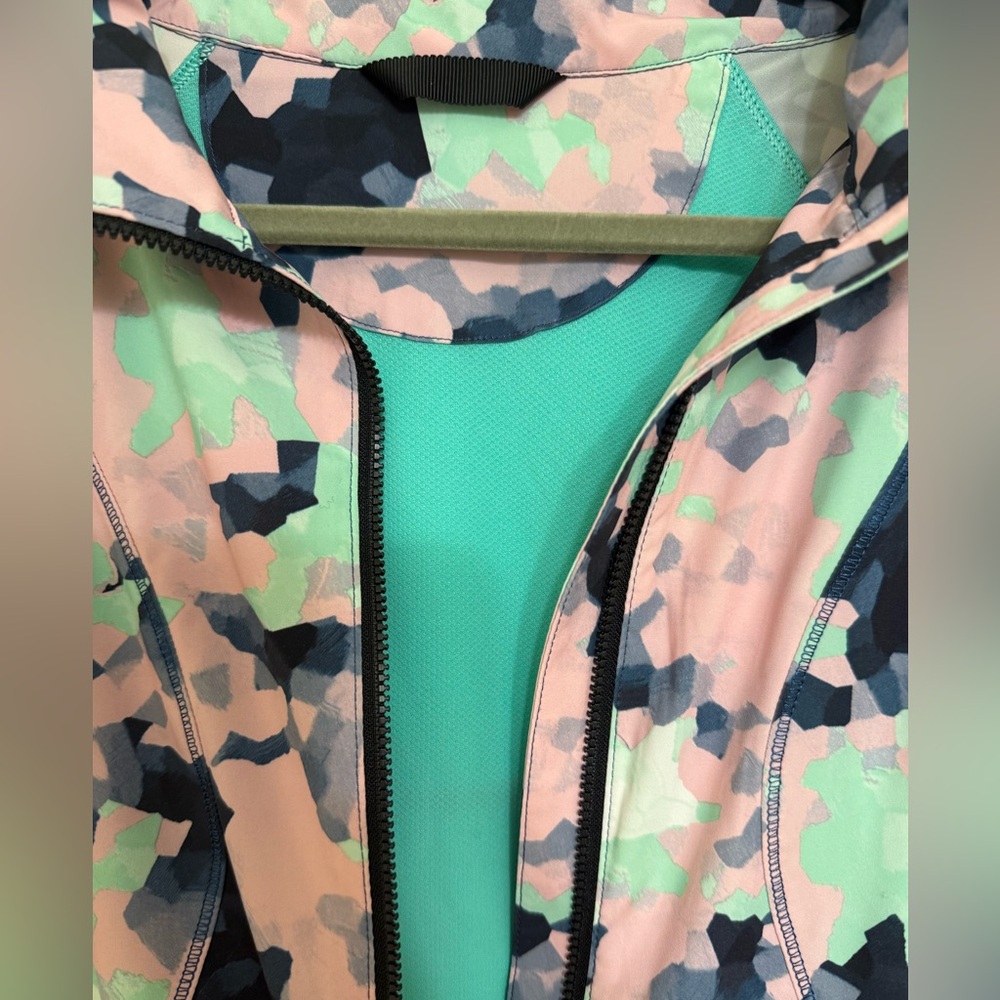 Lululemon Go the Distance Jacket - Picture 10 of 12